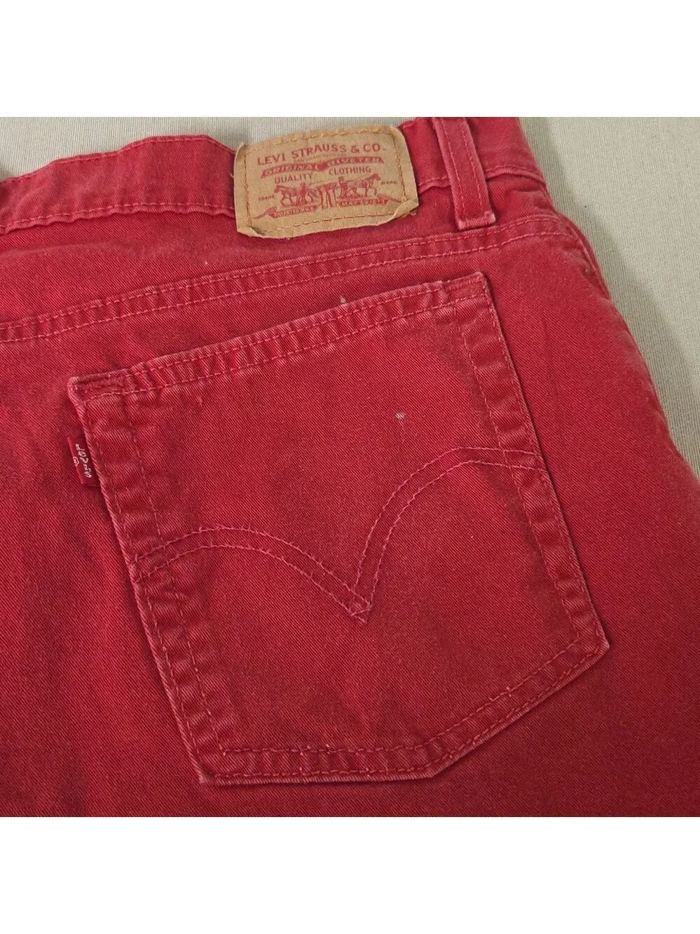 Levi's Y2k Red Shorts SZ 16 - Picture 2 of 5